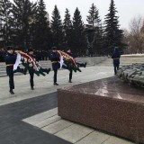 Возложение цветов к Вечному огню